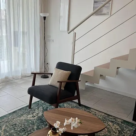 Casa Della Regina 西尔米奥奈